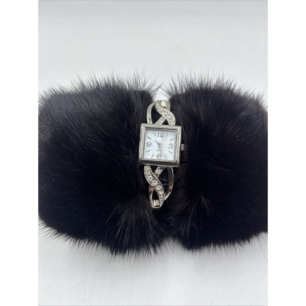 Ladies Stylish Square Silver Tone White Dial Bangle Bracelet Analog Watch K6